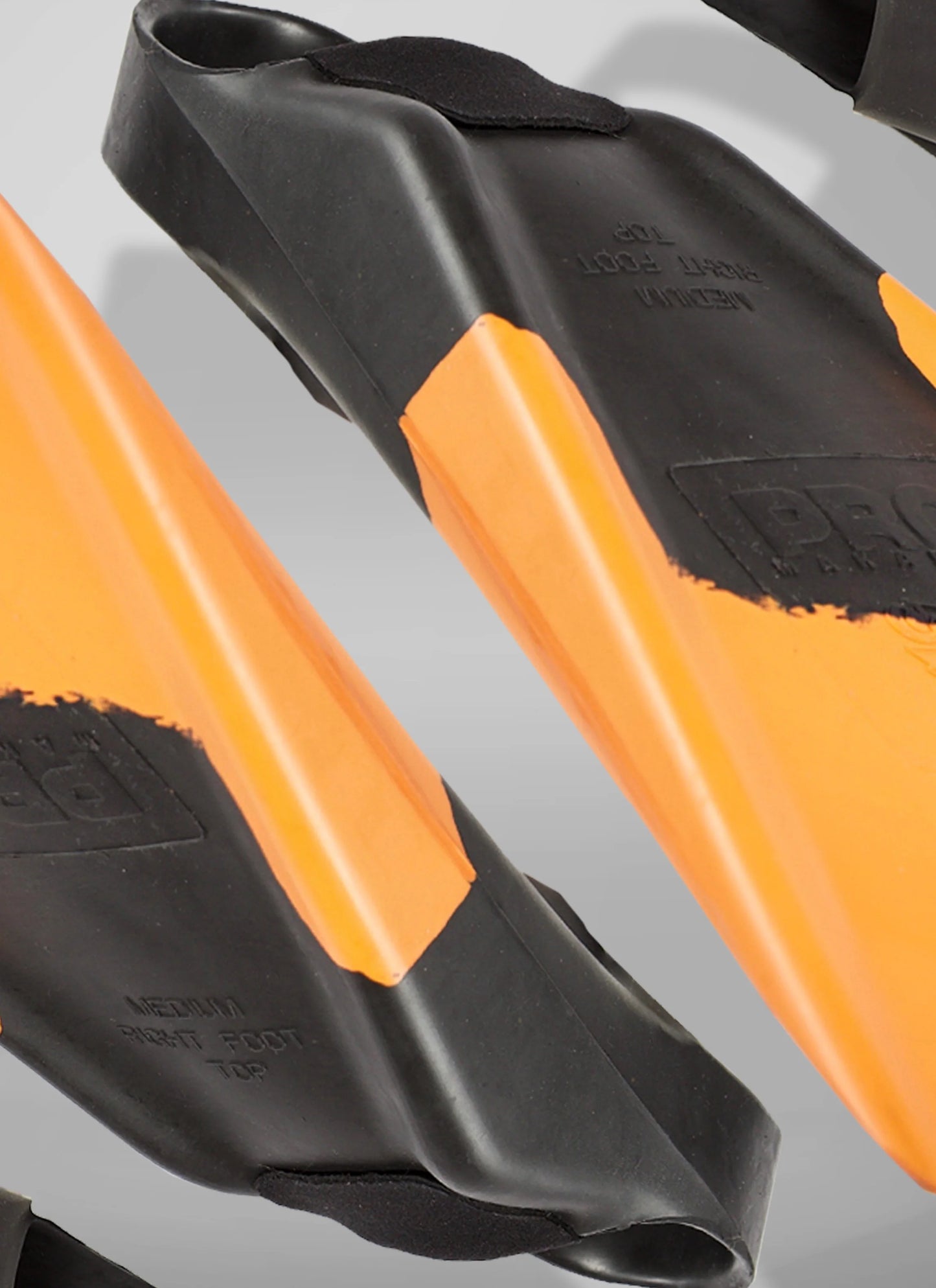 churchill-makapuu-pro-natural-gum-rubber-n4 FINSORANGE_BLACKZOOM.webp