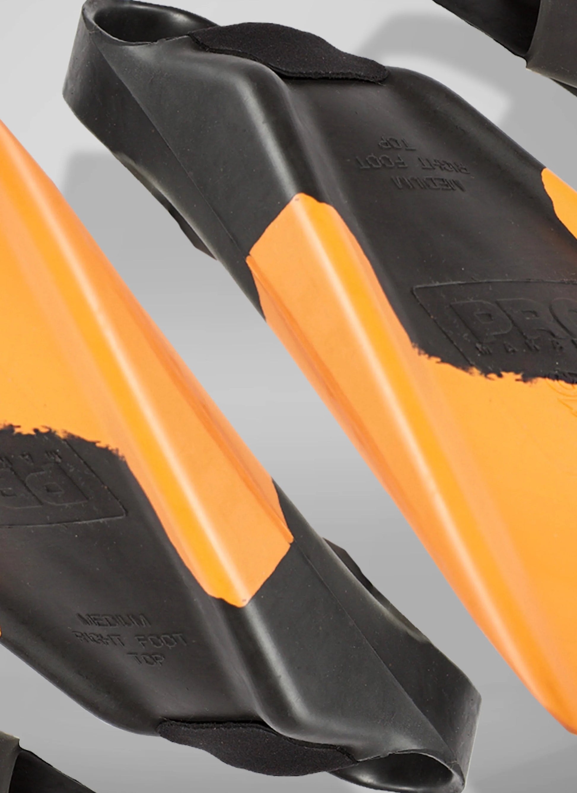 churchill-makapuu-pro-natural-gum-rubber-n4 FINSORANGE_BLACKZOOM.webp